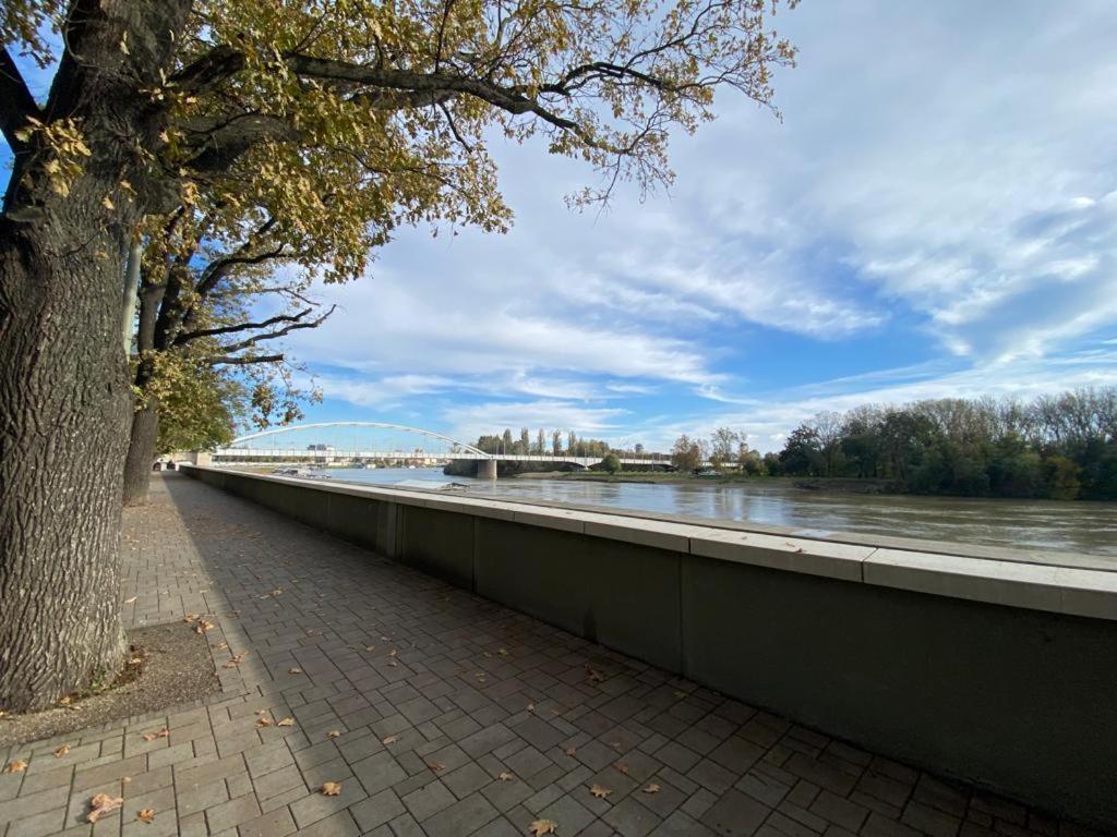 Hip Riverview Bestern Szeged Eksteriør billede